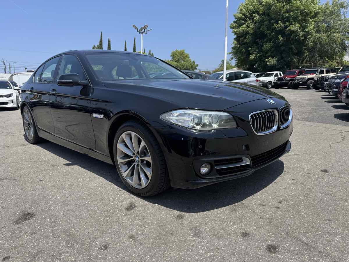 2015 BMW 5 Series 528i's photo