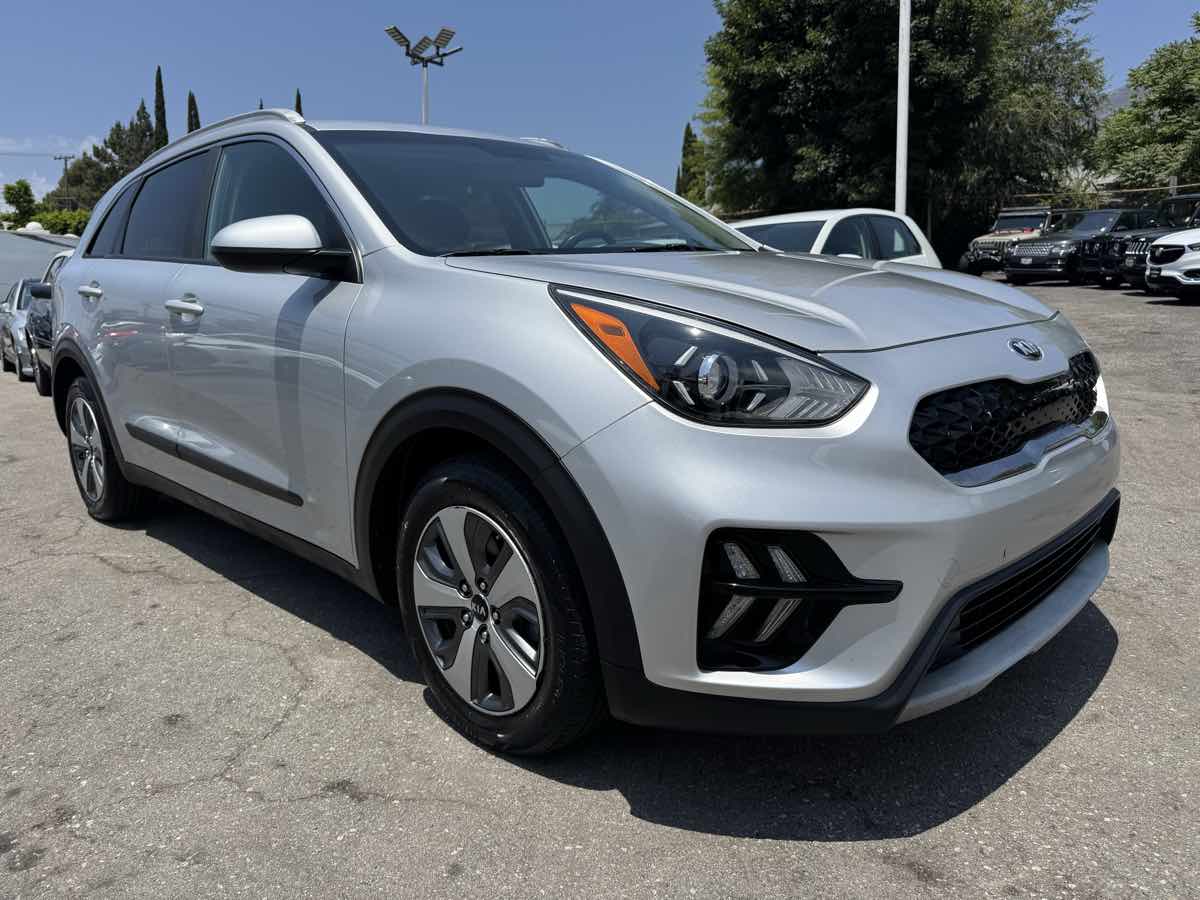 2020 Kia Niro LX's photo