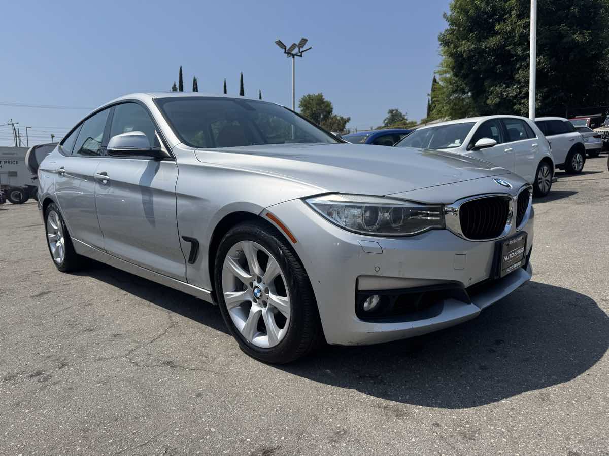 2015 BMW 3 Series 335i's photo