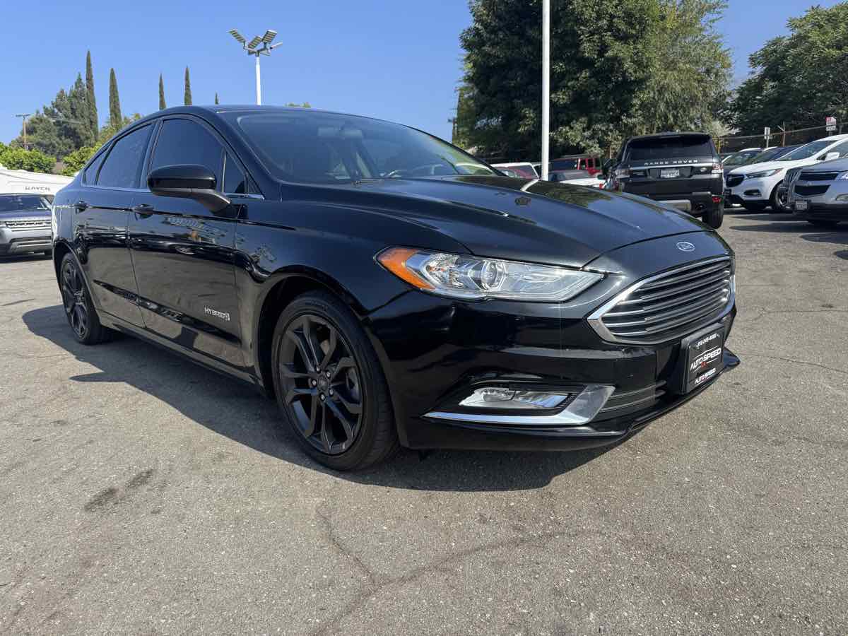 2018 Ford Fusion Hybrid SE's photo