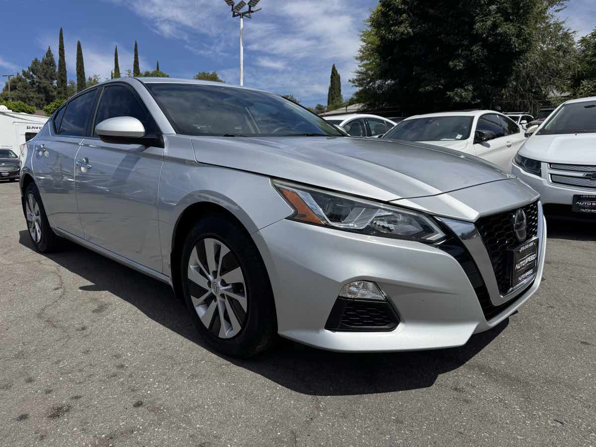 2019 Nissan Altima S's photo