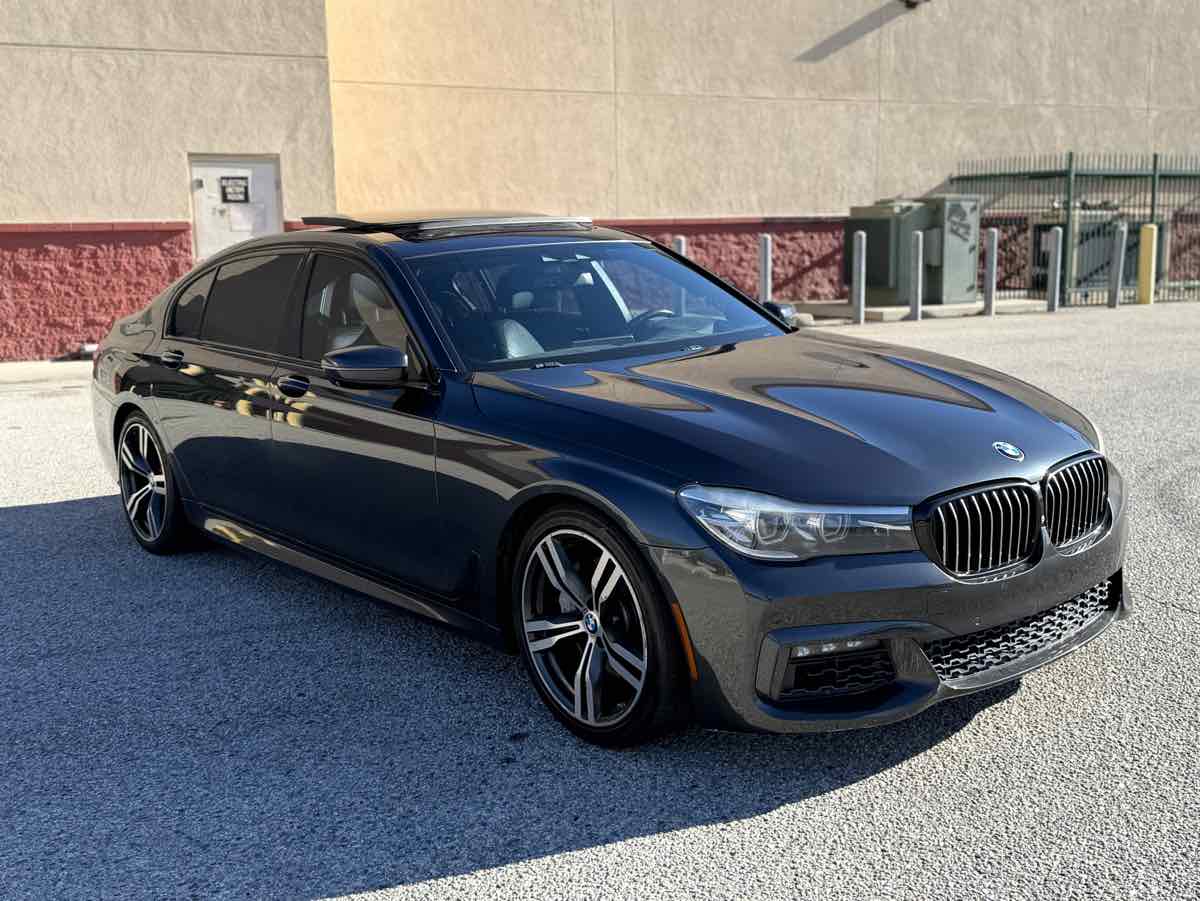 2017 BMW 7 Series 740i's photo