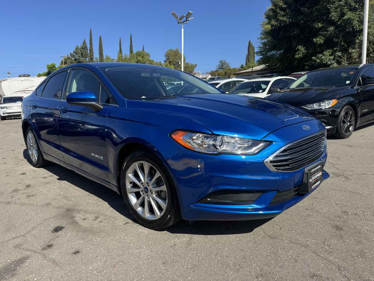 2017 Ford Fusion Hybrid SE's photo