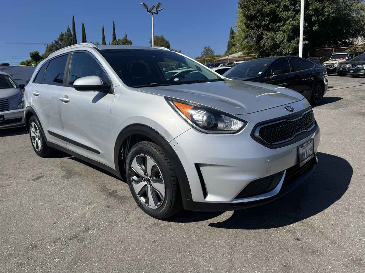 2019 Kia Niro LX's photo