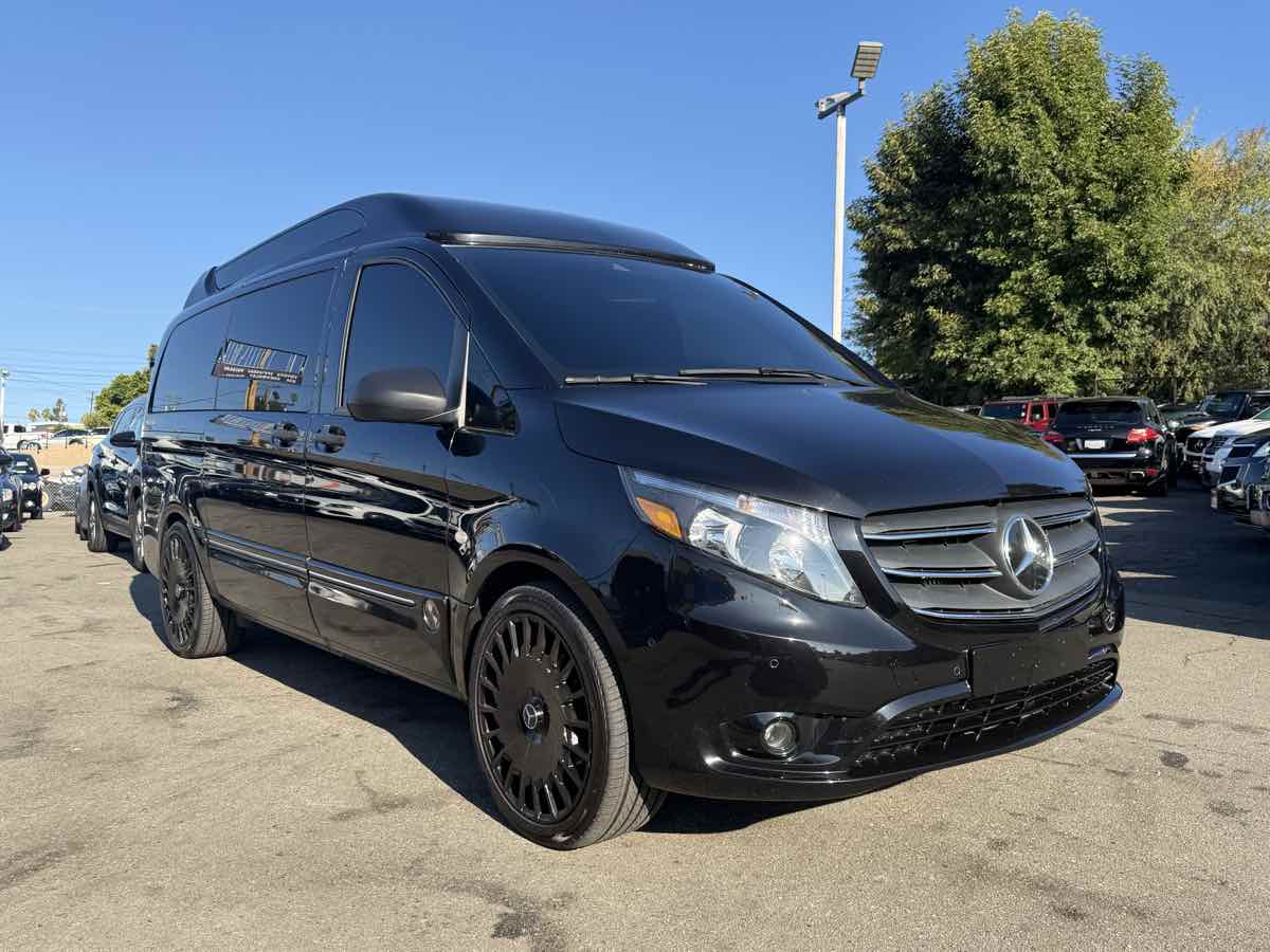 2018 Mercedes-Benz Metris Passenger Van Base's photo