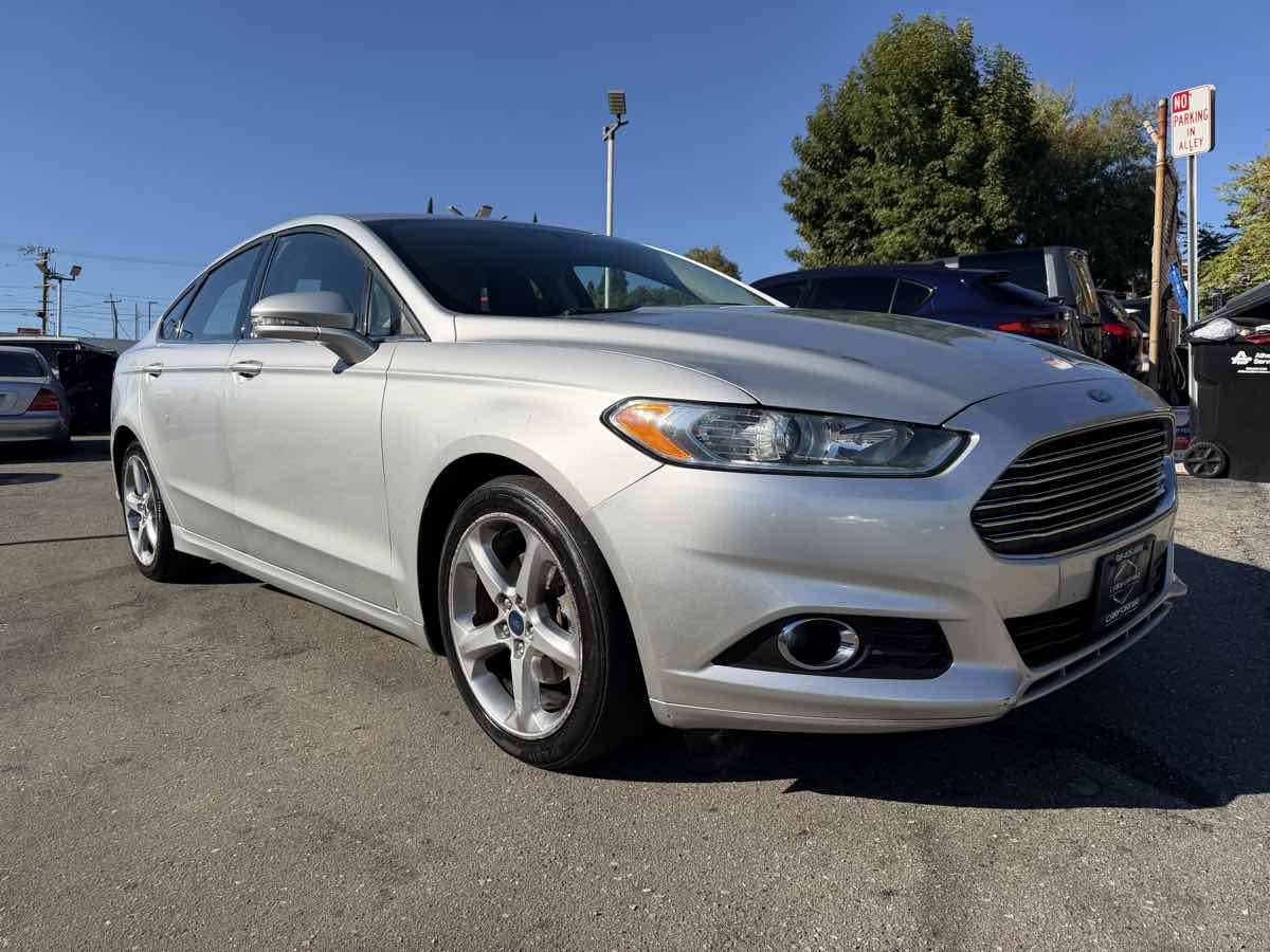 2014 Ford Fusion SE's photo