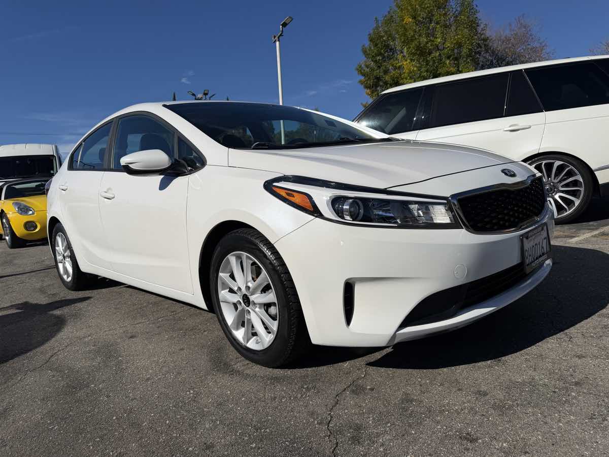 2017 Kia Forte LX's photo