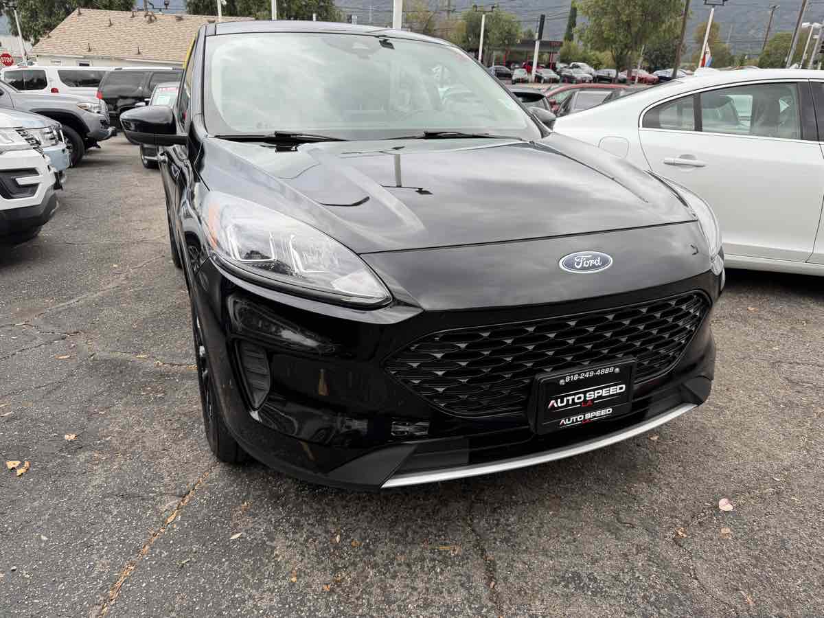 2020 Ford Escape SE's photo