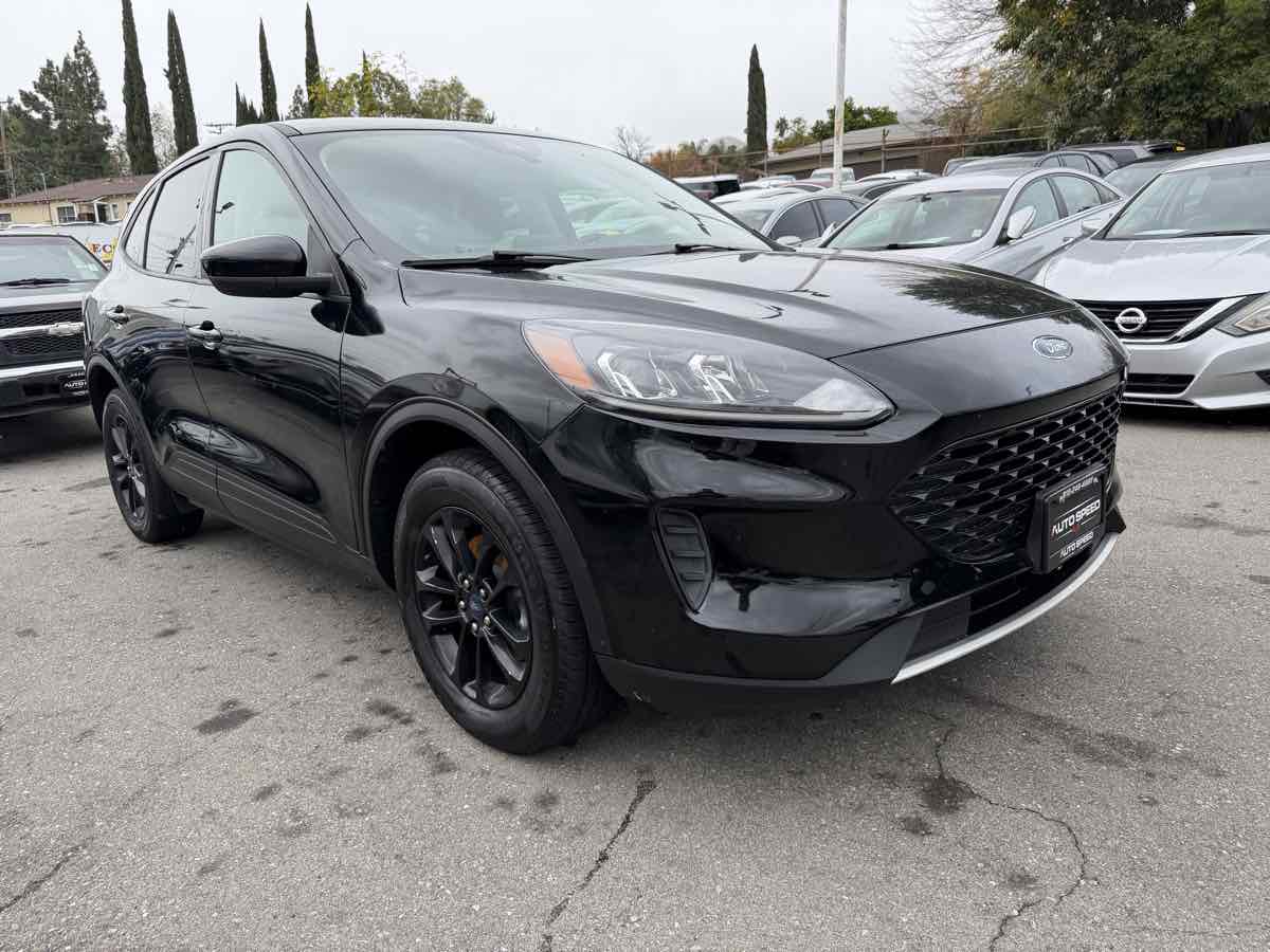 2020 Ford Escape SE's photo