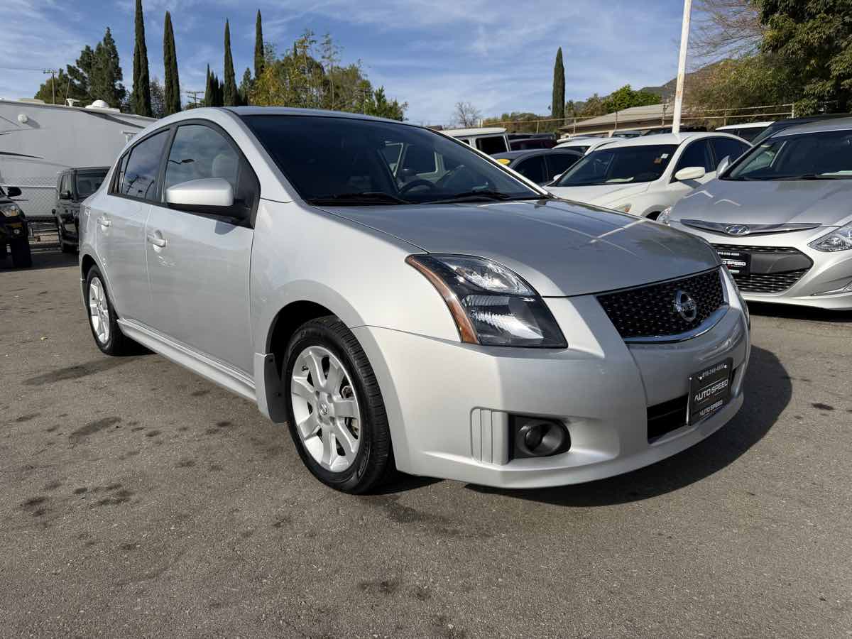 2012 Nissan Sentra SR's photo