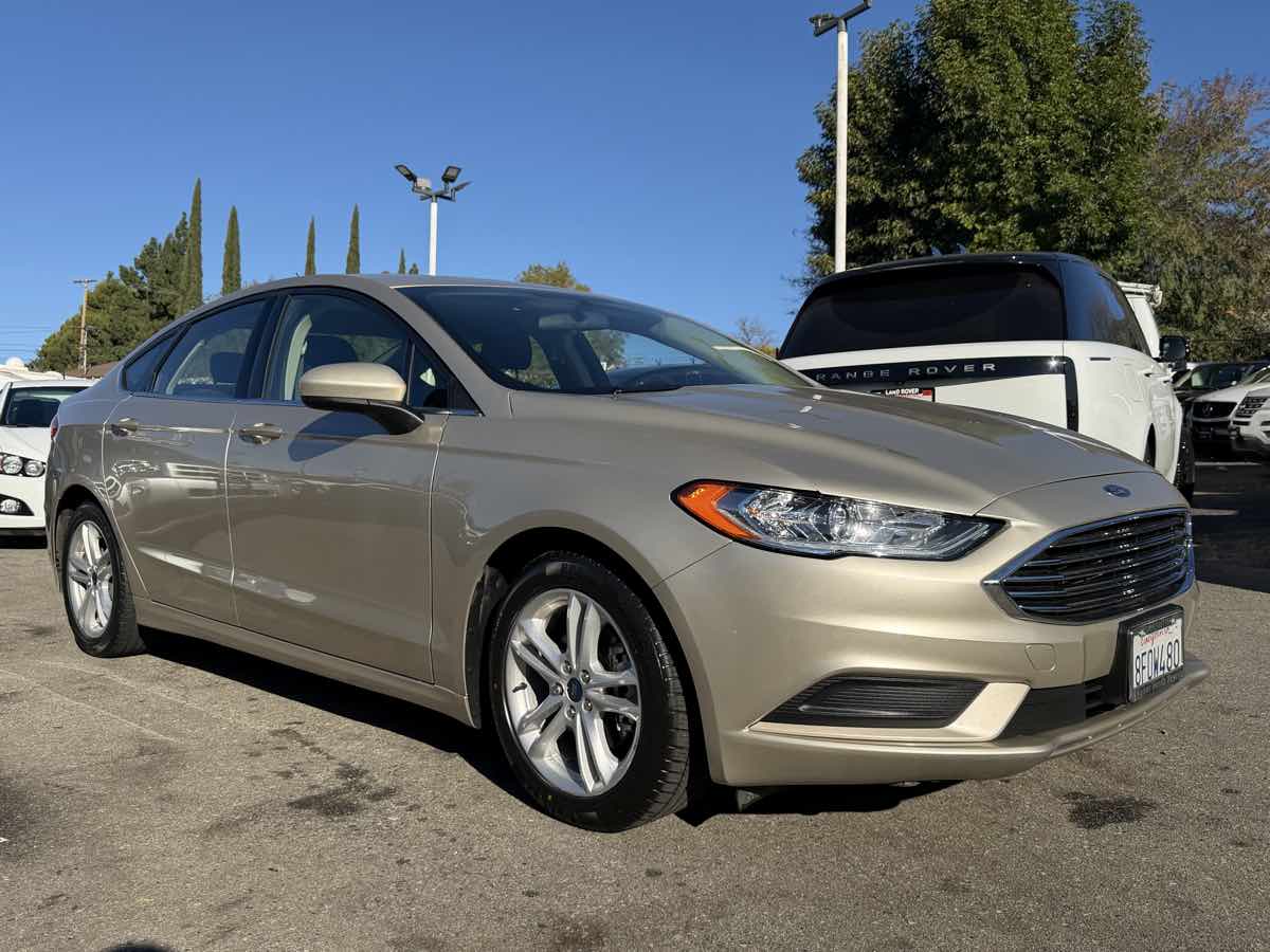 2018 Ford Fusion SE's photo