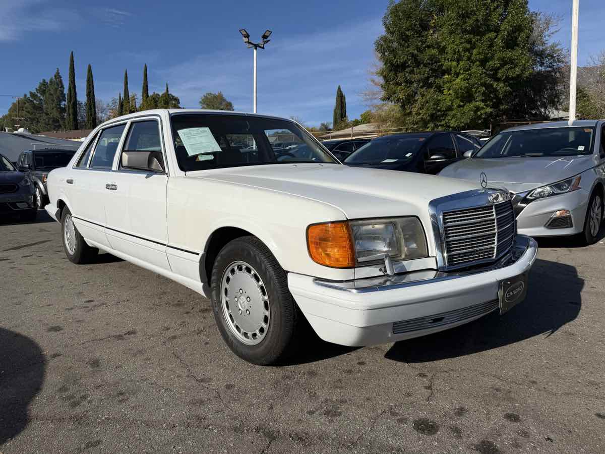 1991 Mercedes-Benz 560's photo