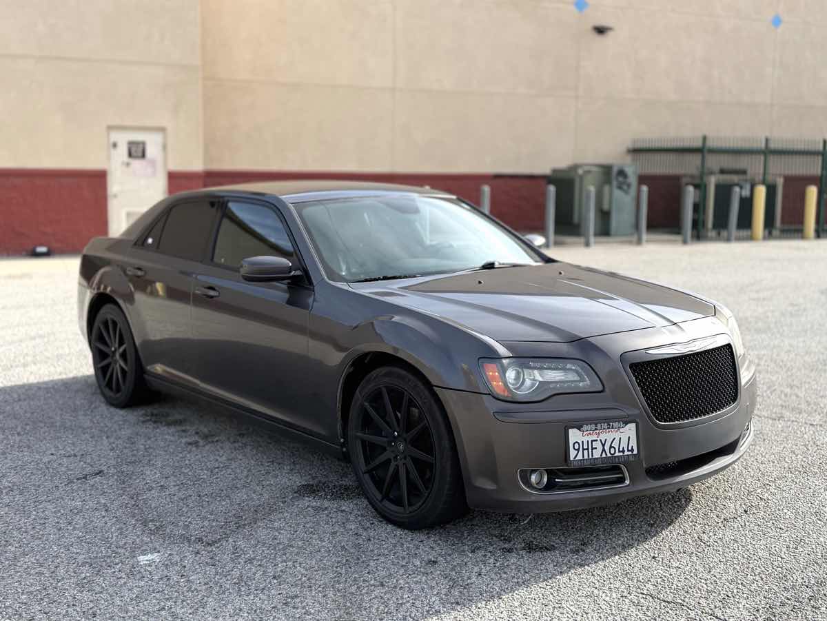 2014 Chrysler 300 S's photo