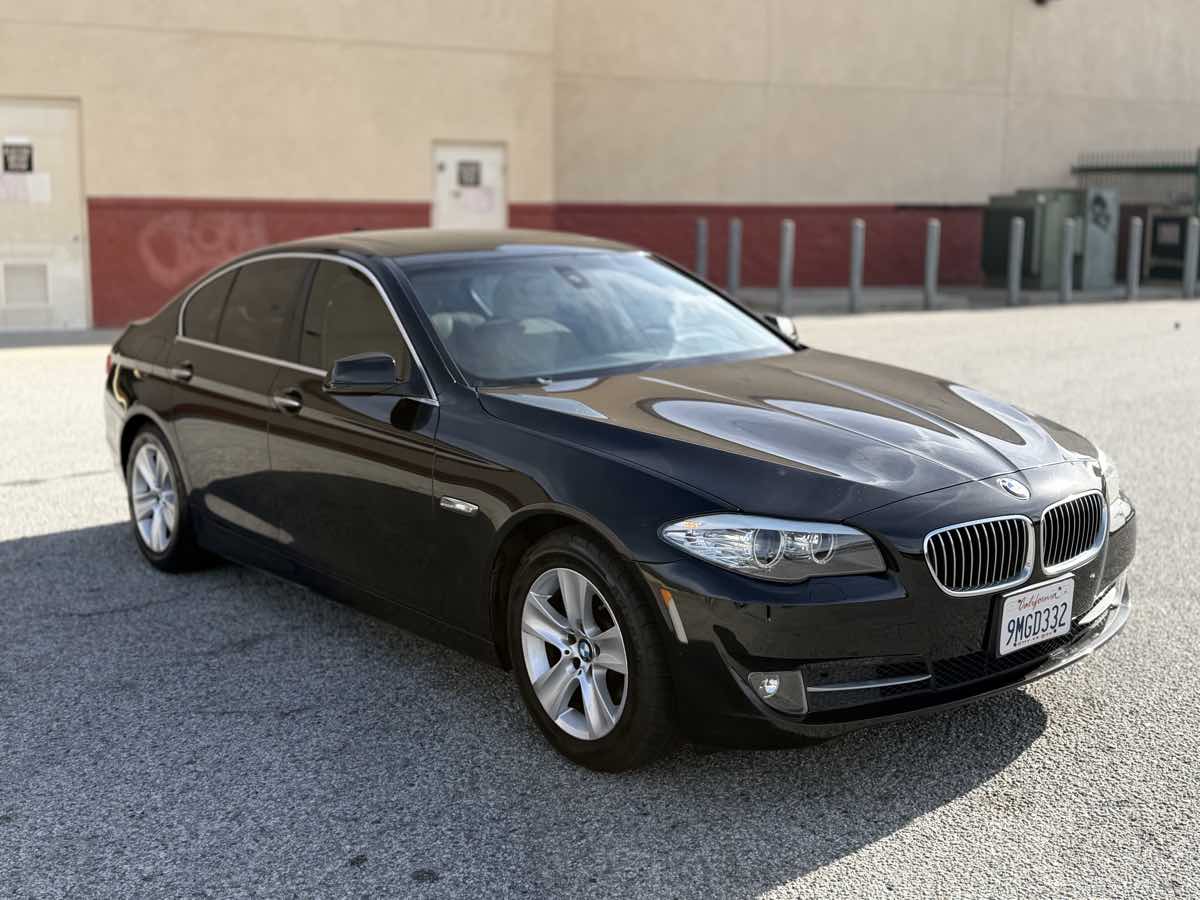 2011 BMW 5 Series 528i's photo