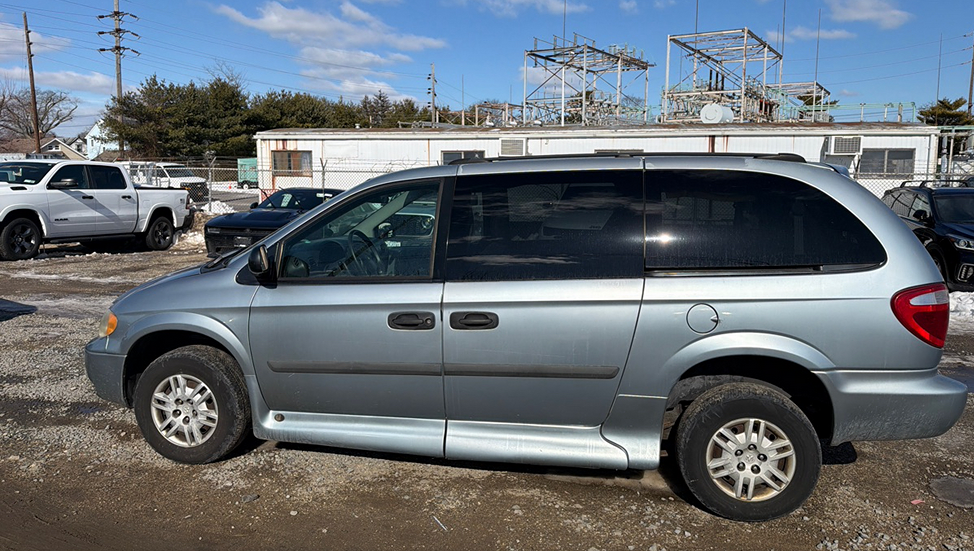 2005 Dodge Grand Caravan SE