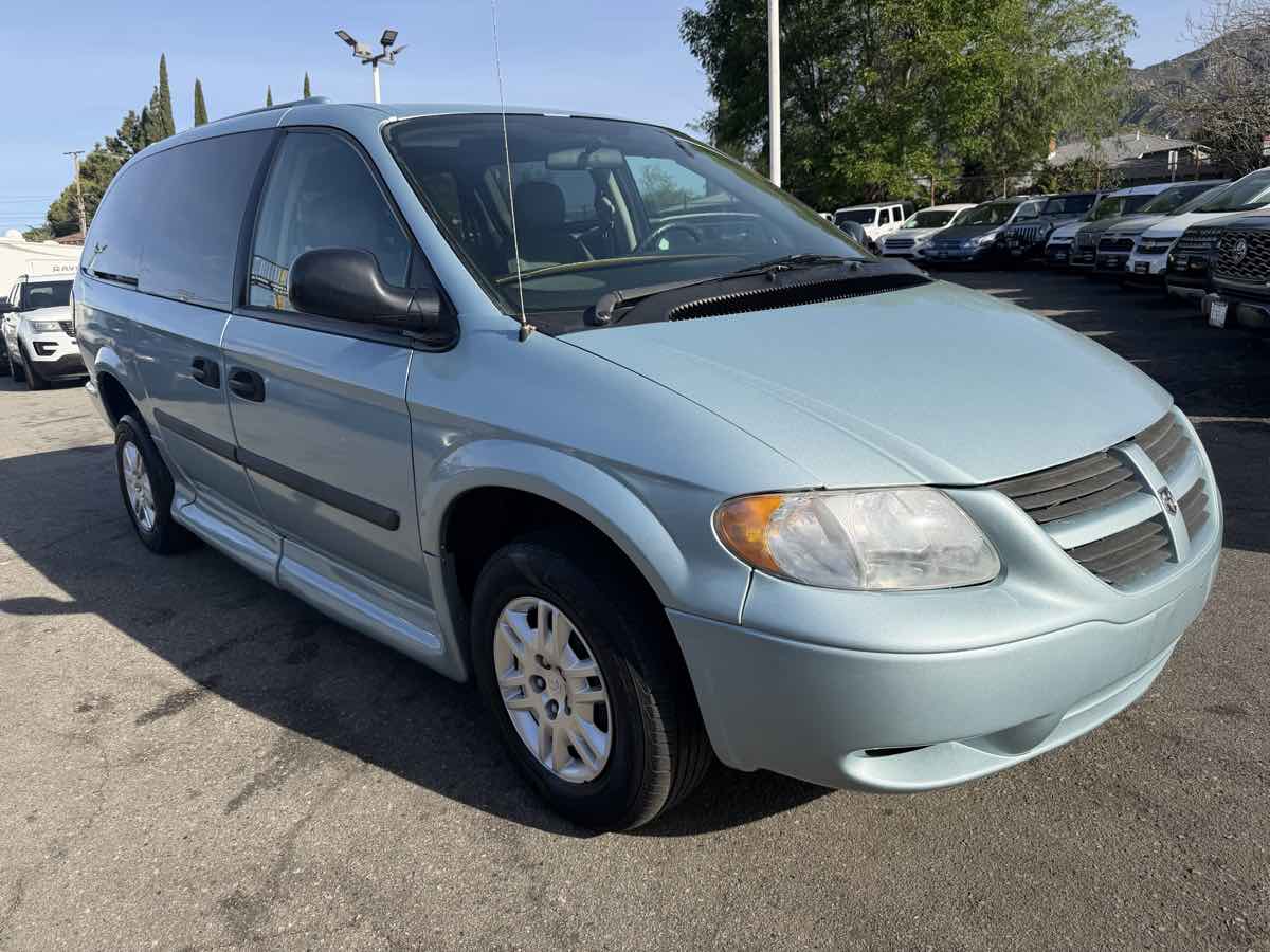 2005 Dodge Grand Caravan SE