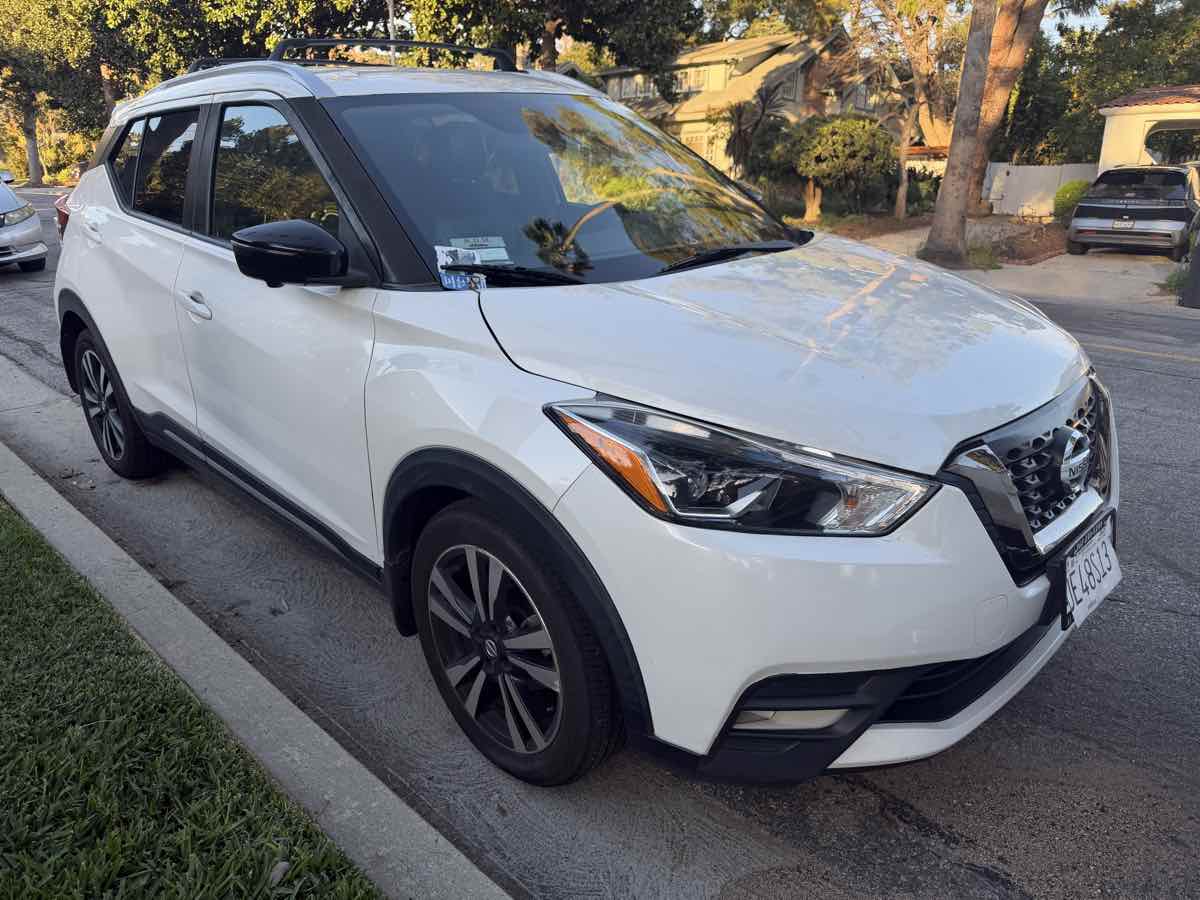 2020 Nissan Kicks SR