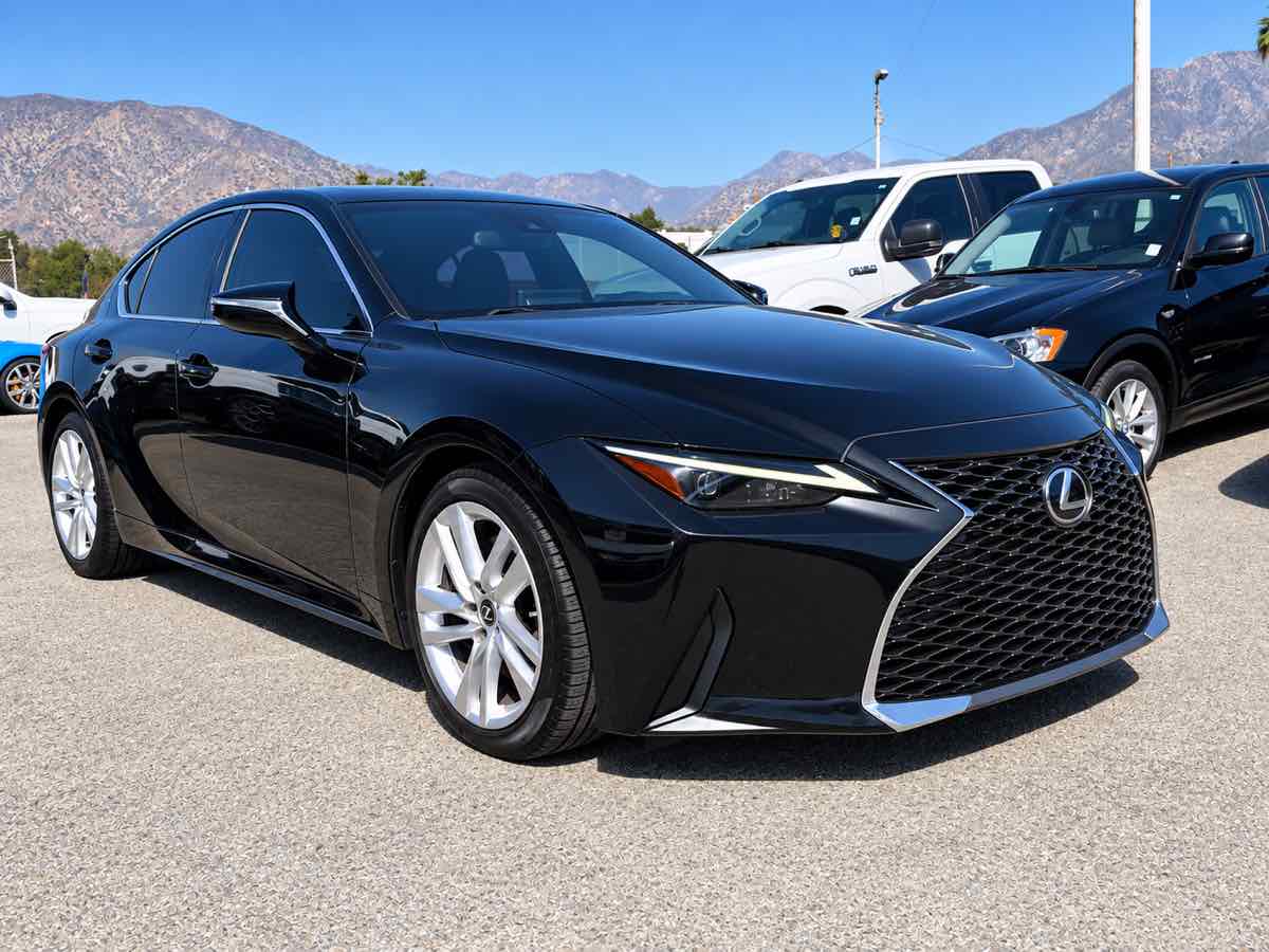 2022 Lexus IS