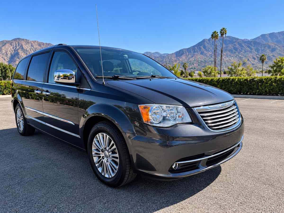 2013 Chrysler Town & Country