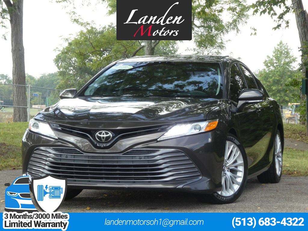 2018 Toyota Camry XLE's photo