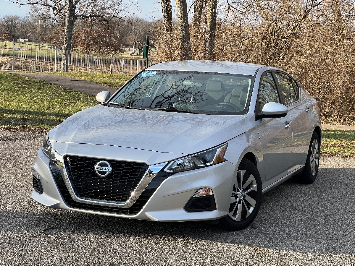 2020 Nissan Altima S's photo