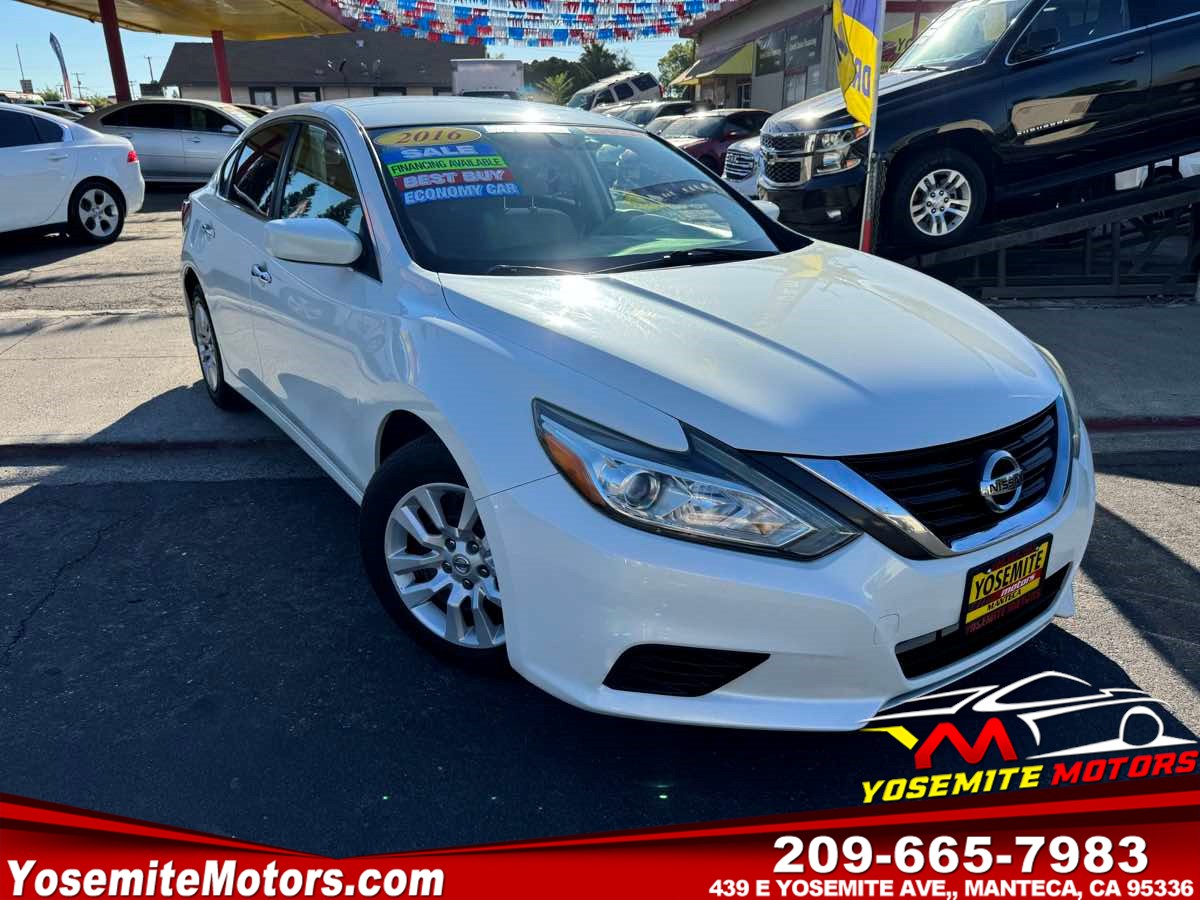 2016 Nissan Altima S's photo