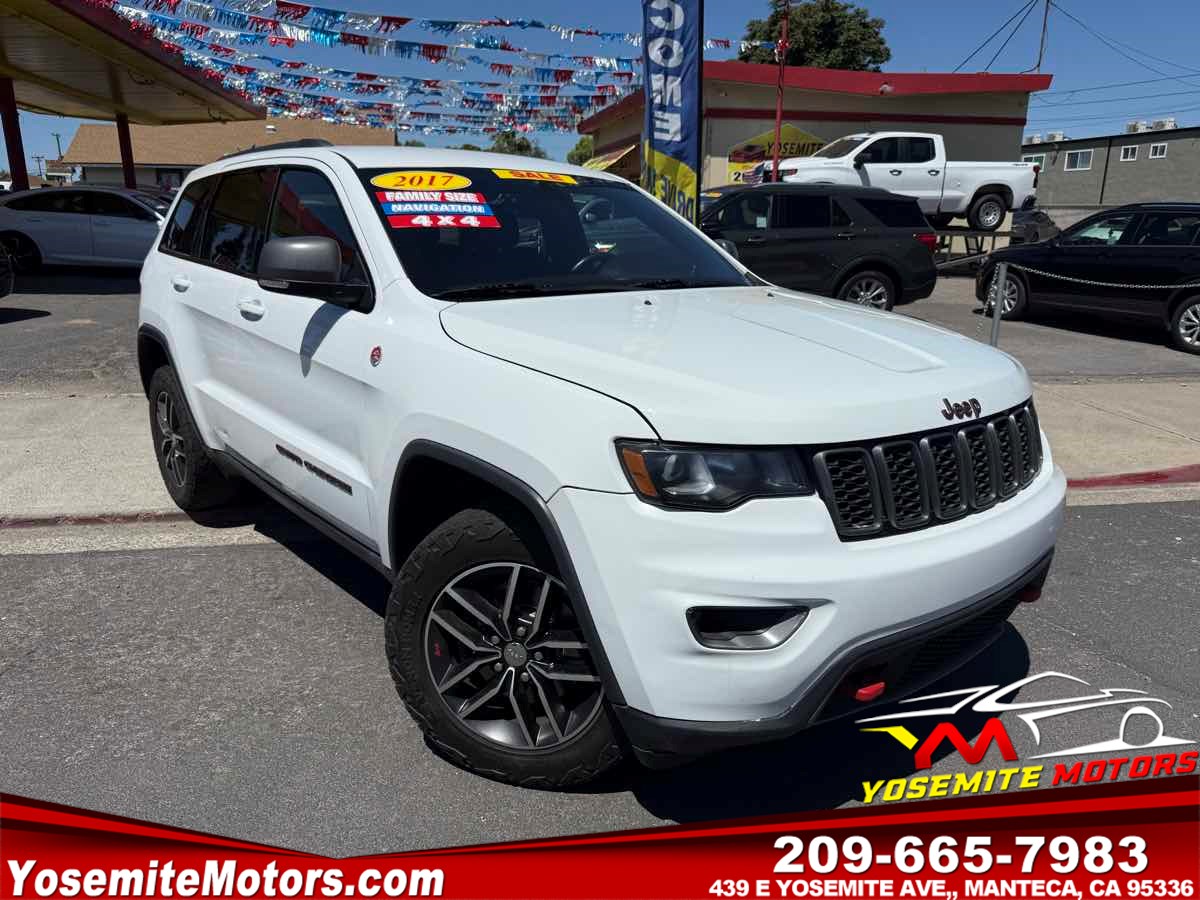 2017 Jeep Grand Cherokee Trailhawk's photo