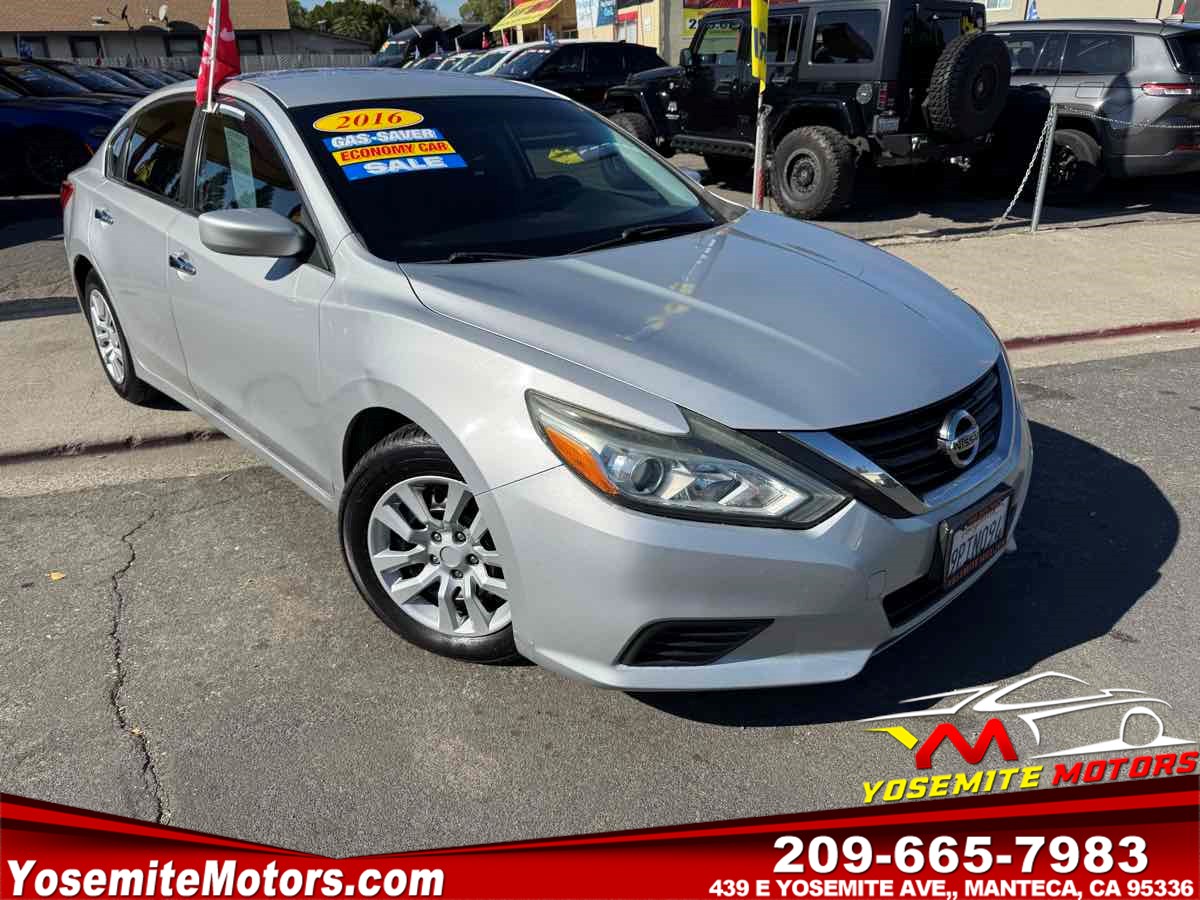 2016 Nissan Altima S's photo