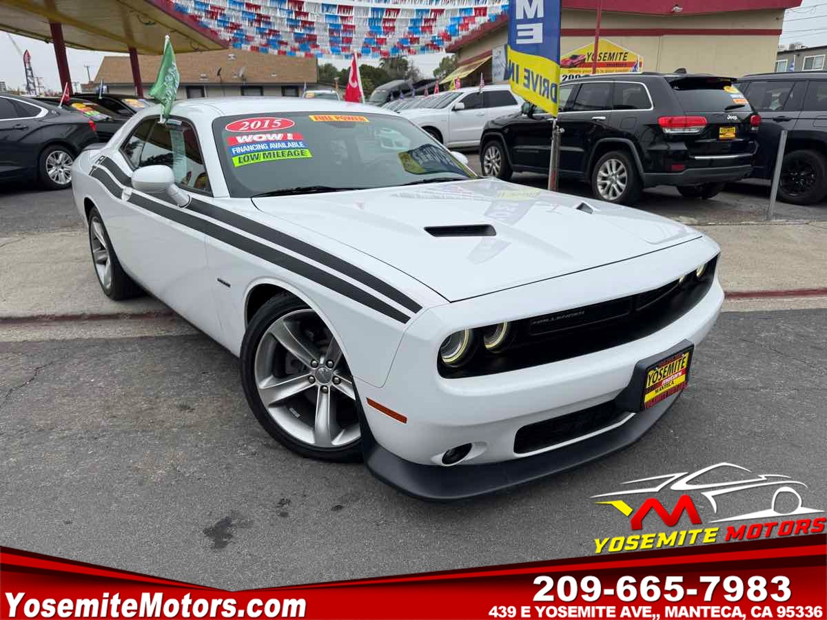 2015 Dodge Challenger R/T's photo