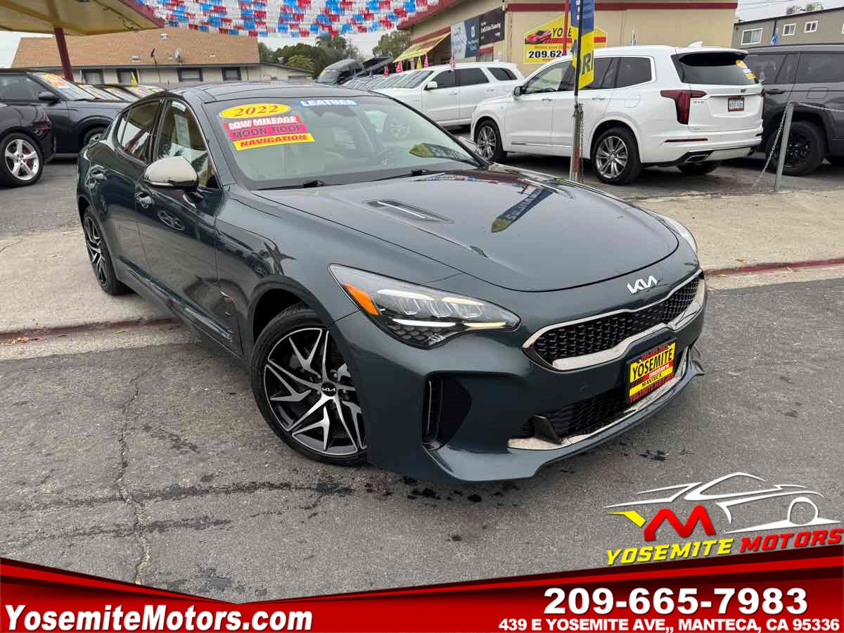 2022 Kia Stinger GT-Line's photo