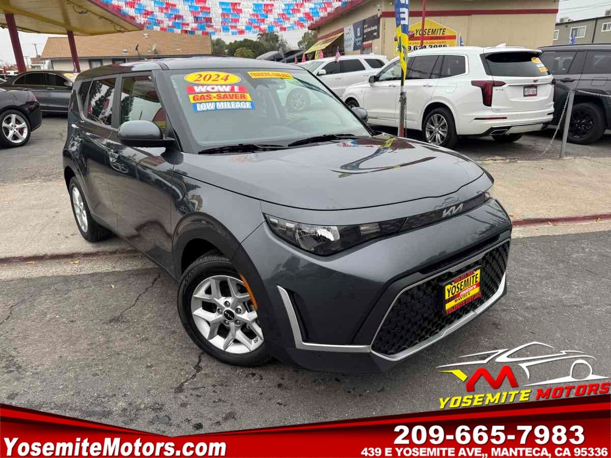 2024 Kia Soul LX's photo
