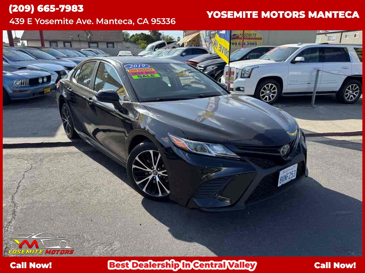 2019 Toyota Camry SE