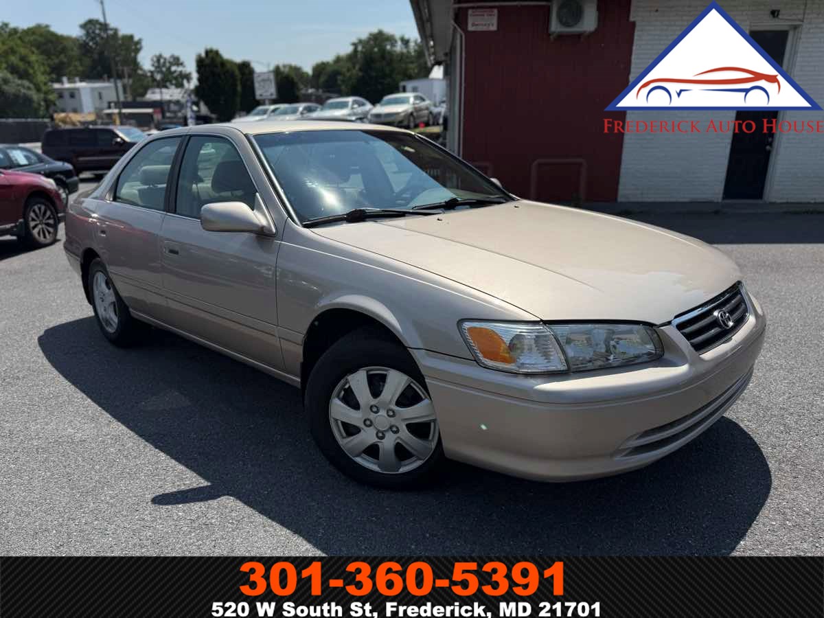 2000 Toyota Camry LE's photo