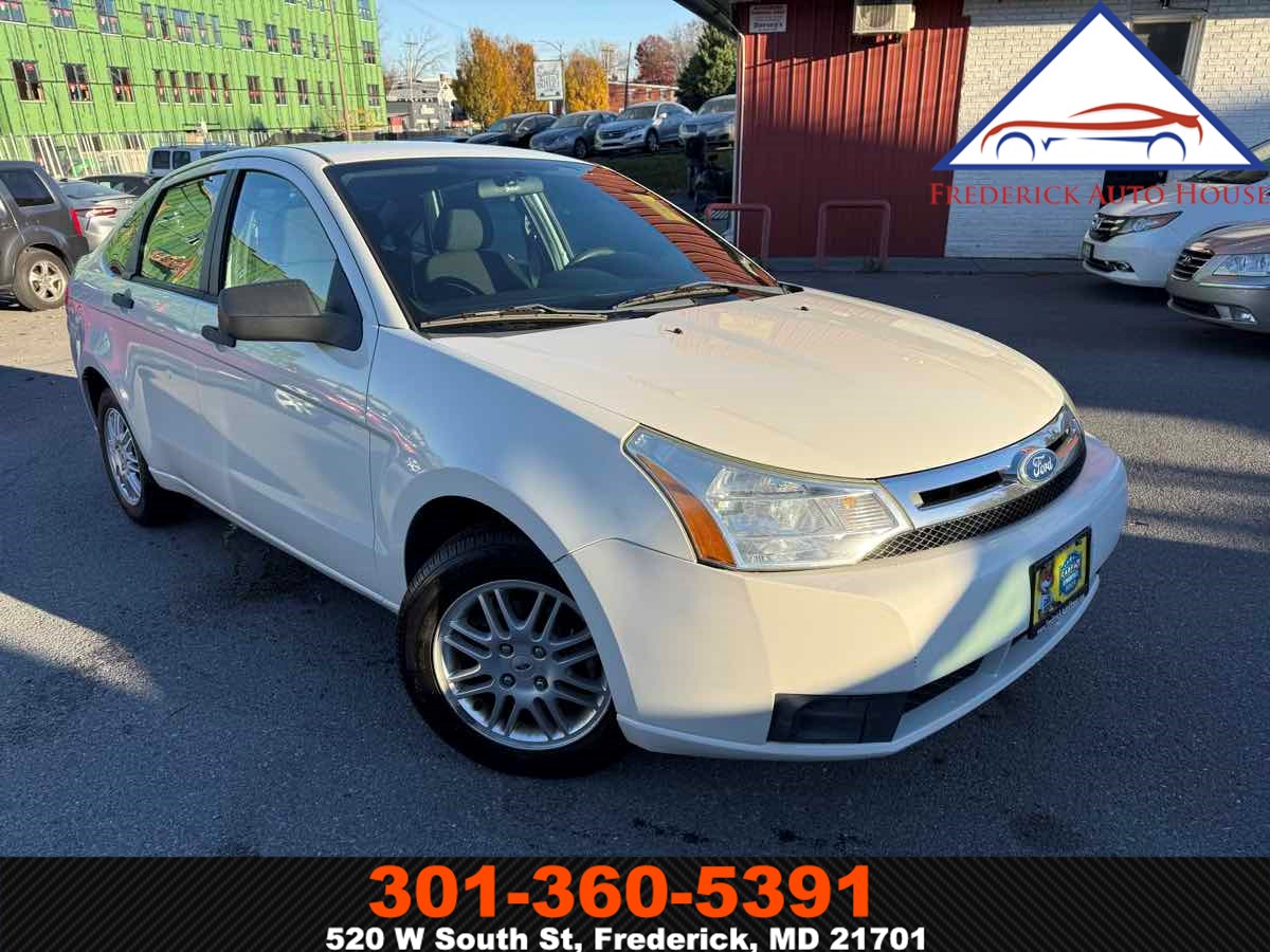 2011 Ford Focus SE's photo