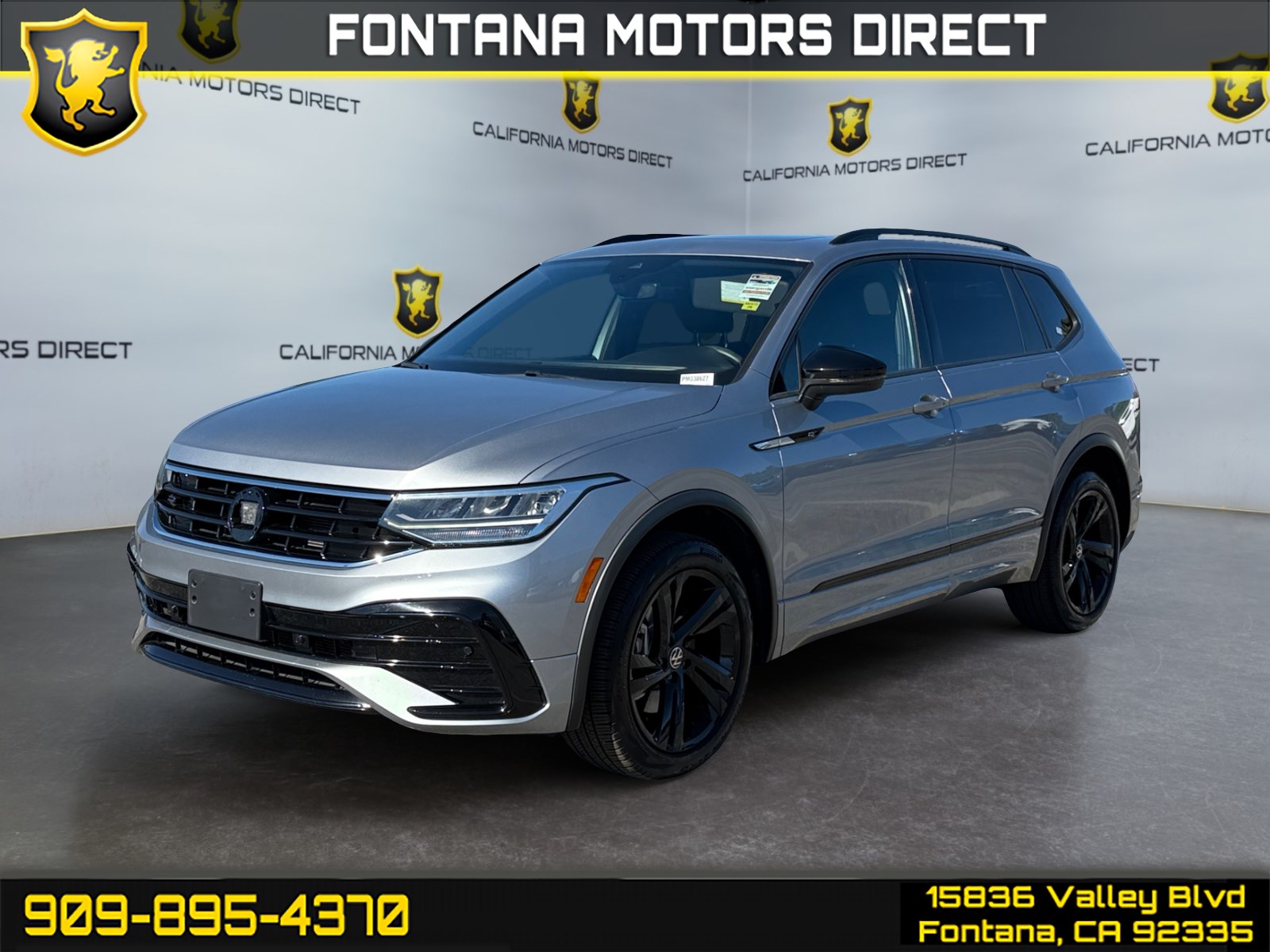 2023 Volkswagen Tiguan SE R-LINE BLACK's photo