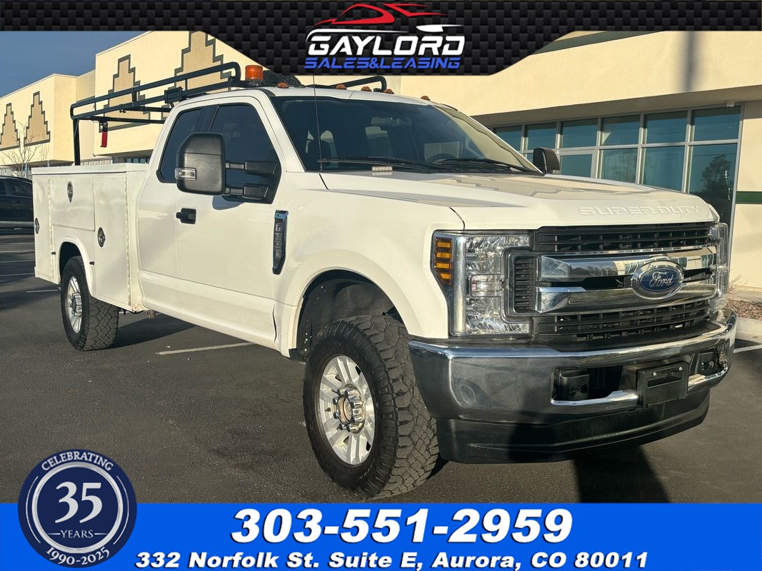 2018 Ford F-350 Super Duty Chassis Cab XLT's photo