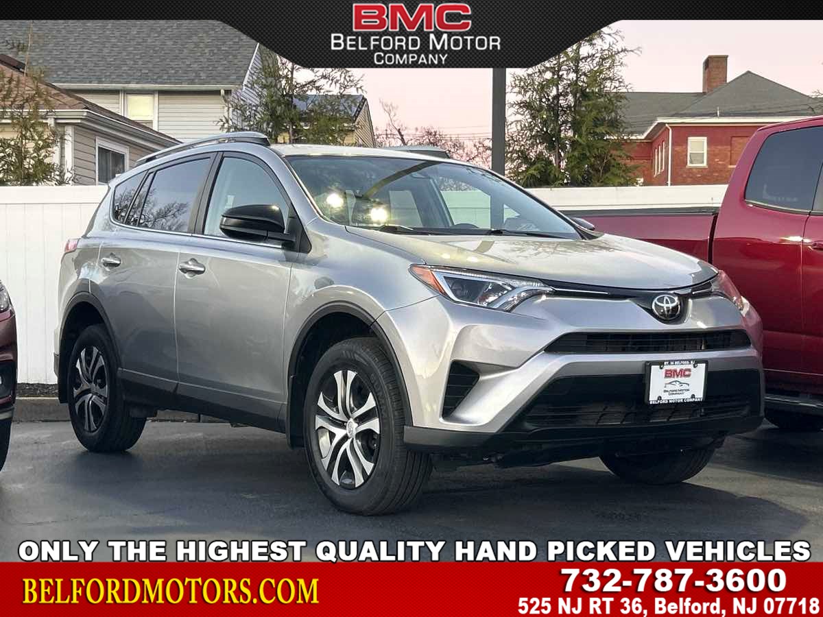 2018 Toyota RAV4 LE's photo