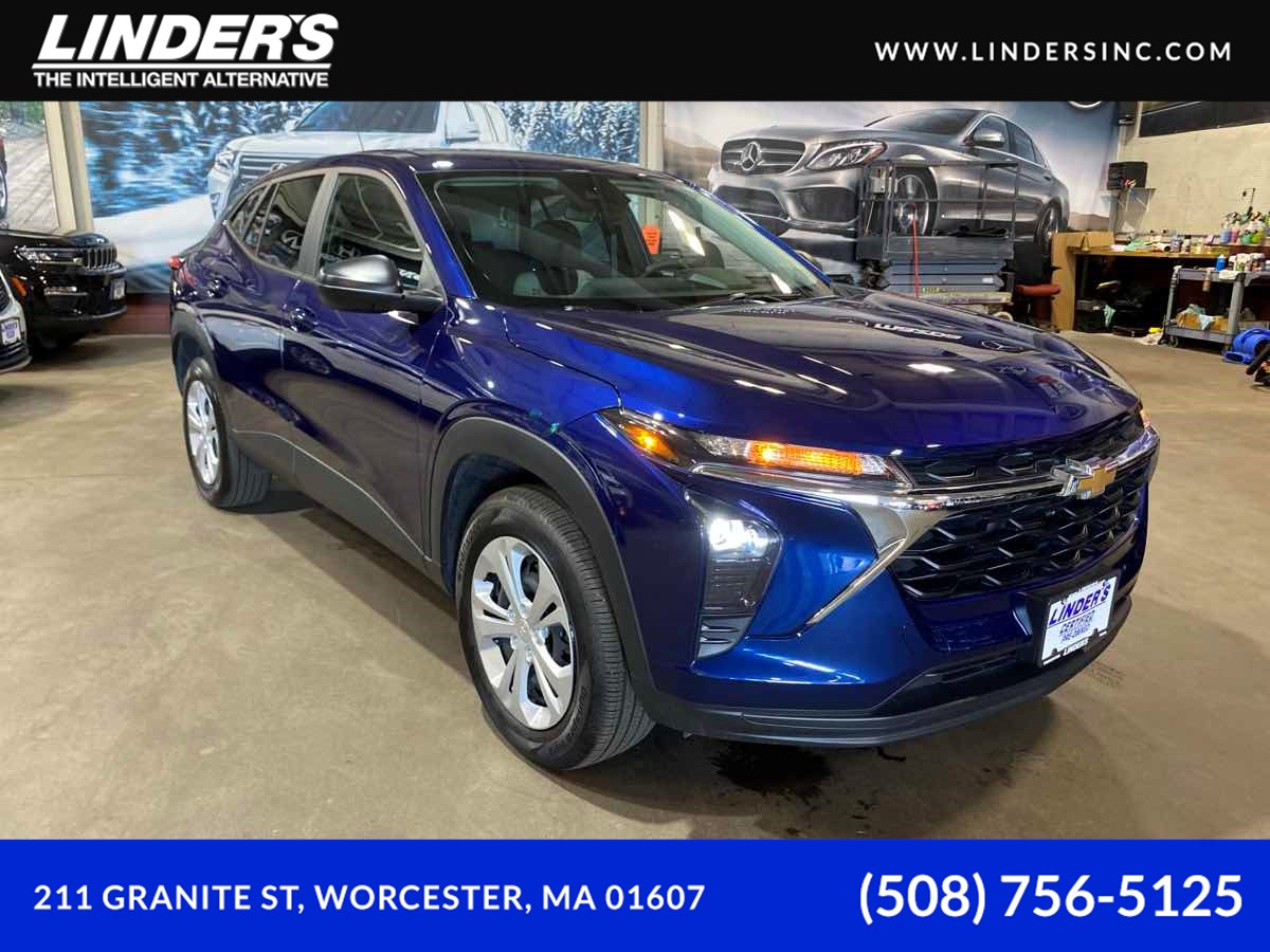 2024 Chevrolet Trax LS's photo