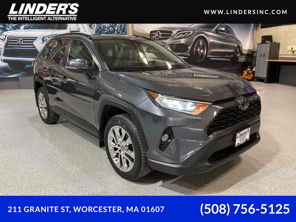 2021 Toyota RAV4 XLE Premium's photo