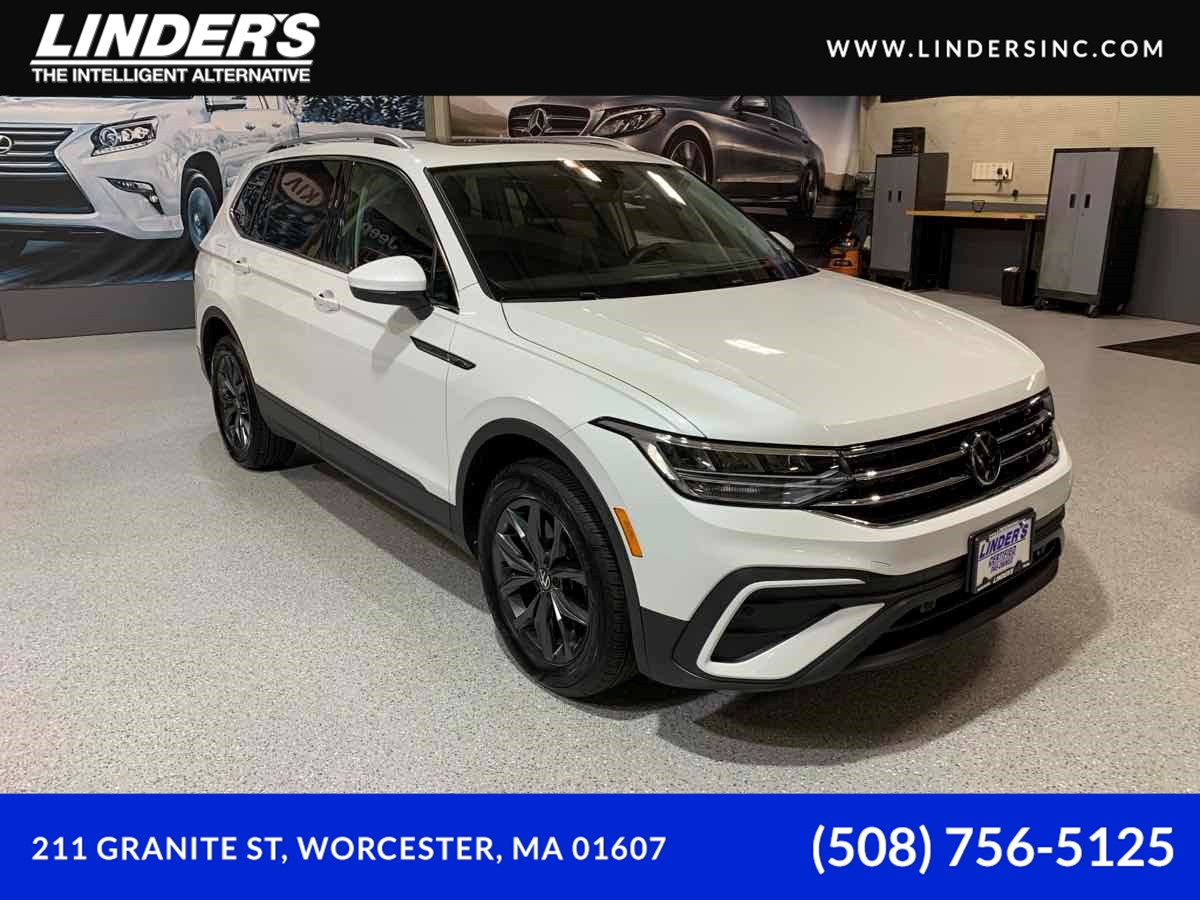 2023 Volkswagen Tiguan SE's photo