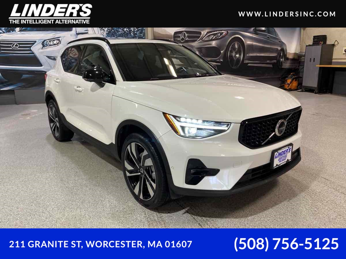 2024 Volvo XC40 Plus's photo