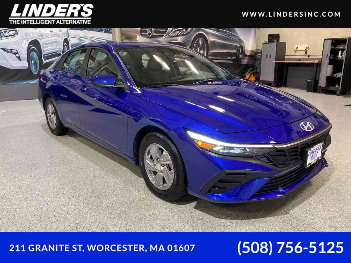 2025 Hyundai Elantra SE's photo