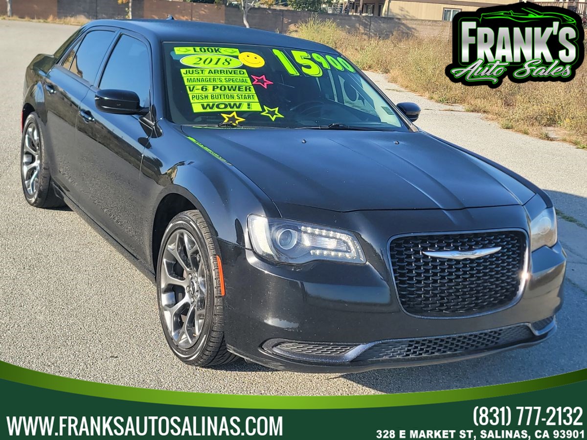 2018 Chrysler 300 Touring's photo