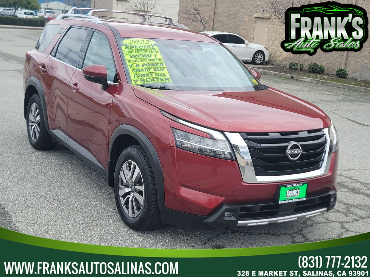 2022 Nissan Pathfinder SL's photo