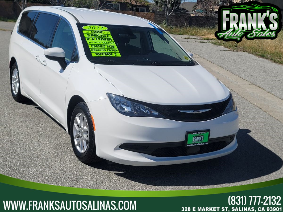 2022 Chrysler Voyager LX