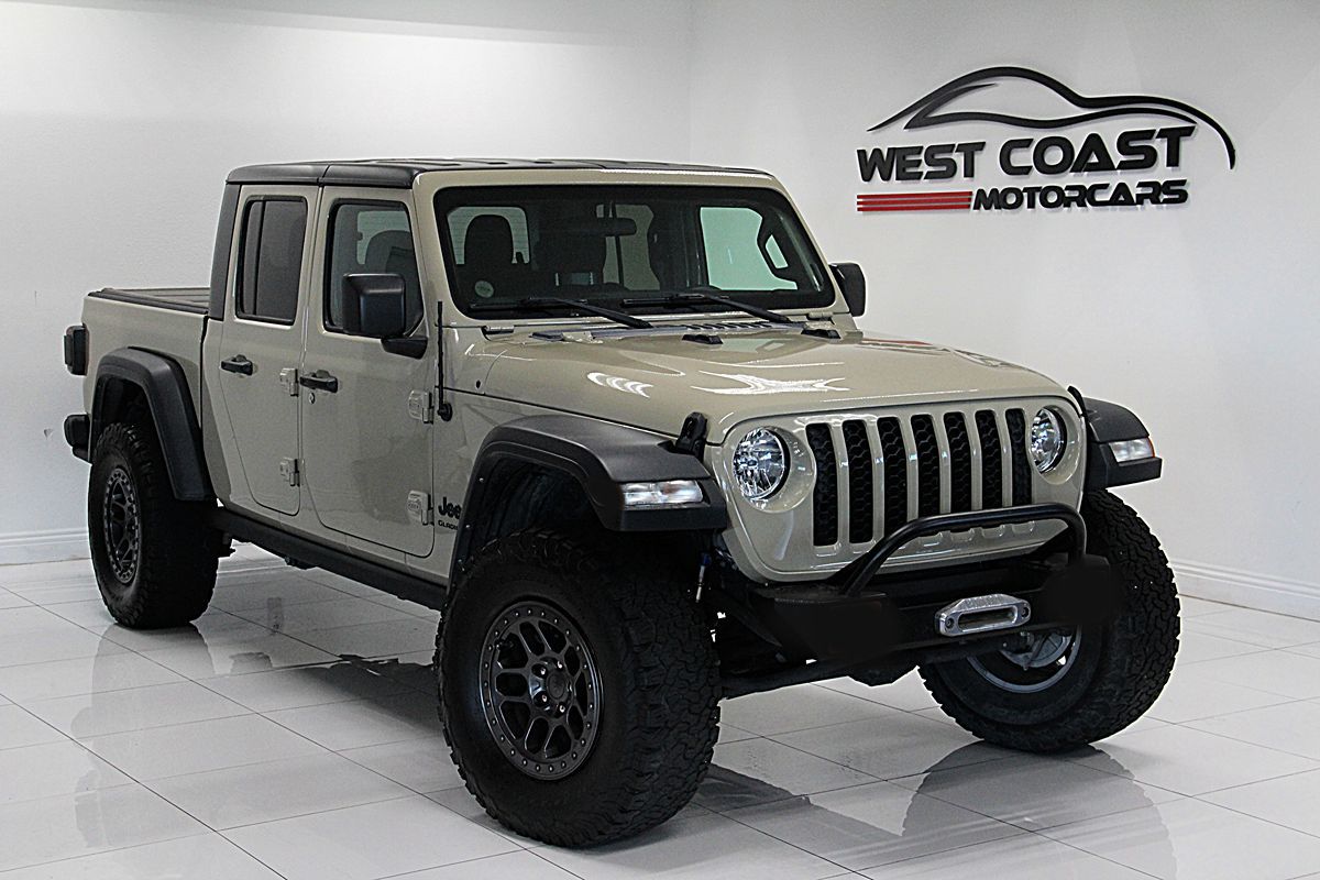 2020 Jeep Gladiator Sport S's photo