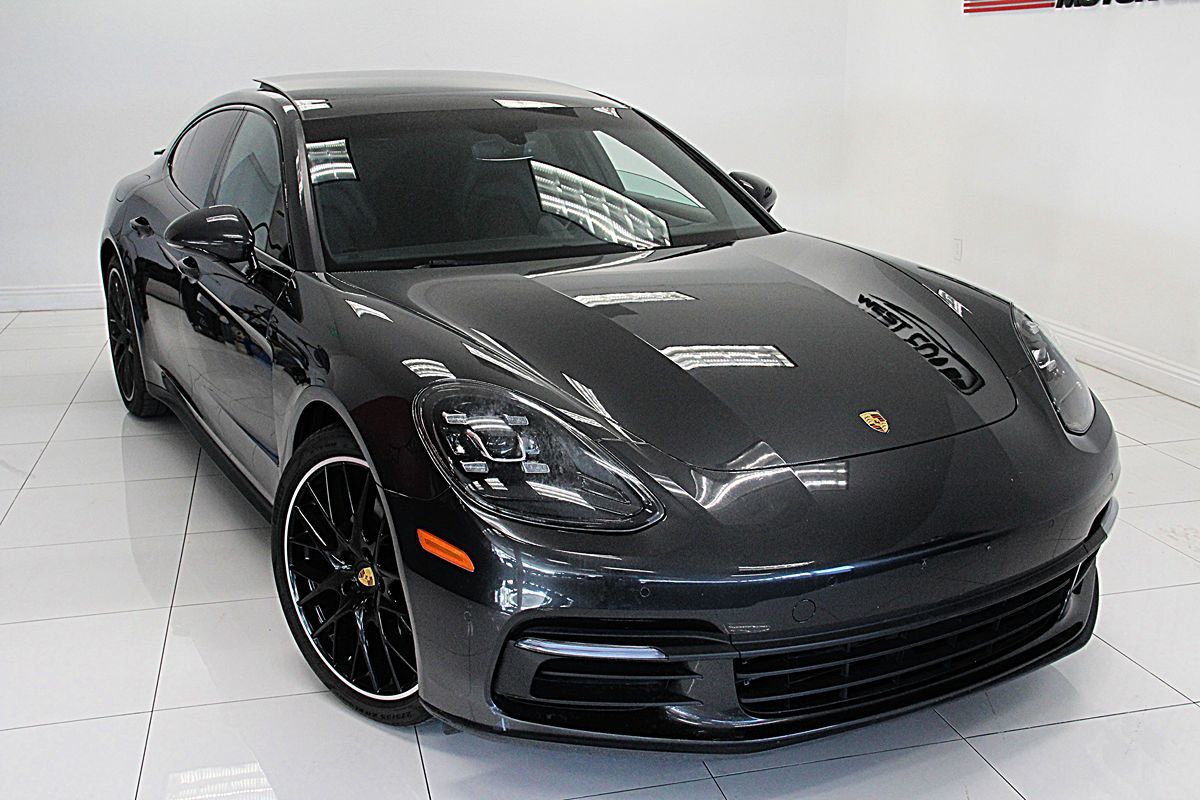 2018 Porsche Panamera Base