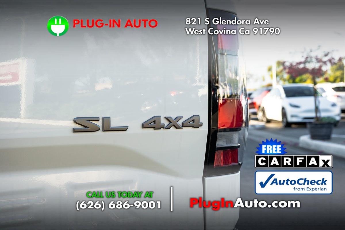 2024 Nissan Frontier SL's photo