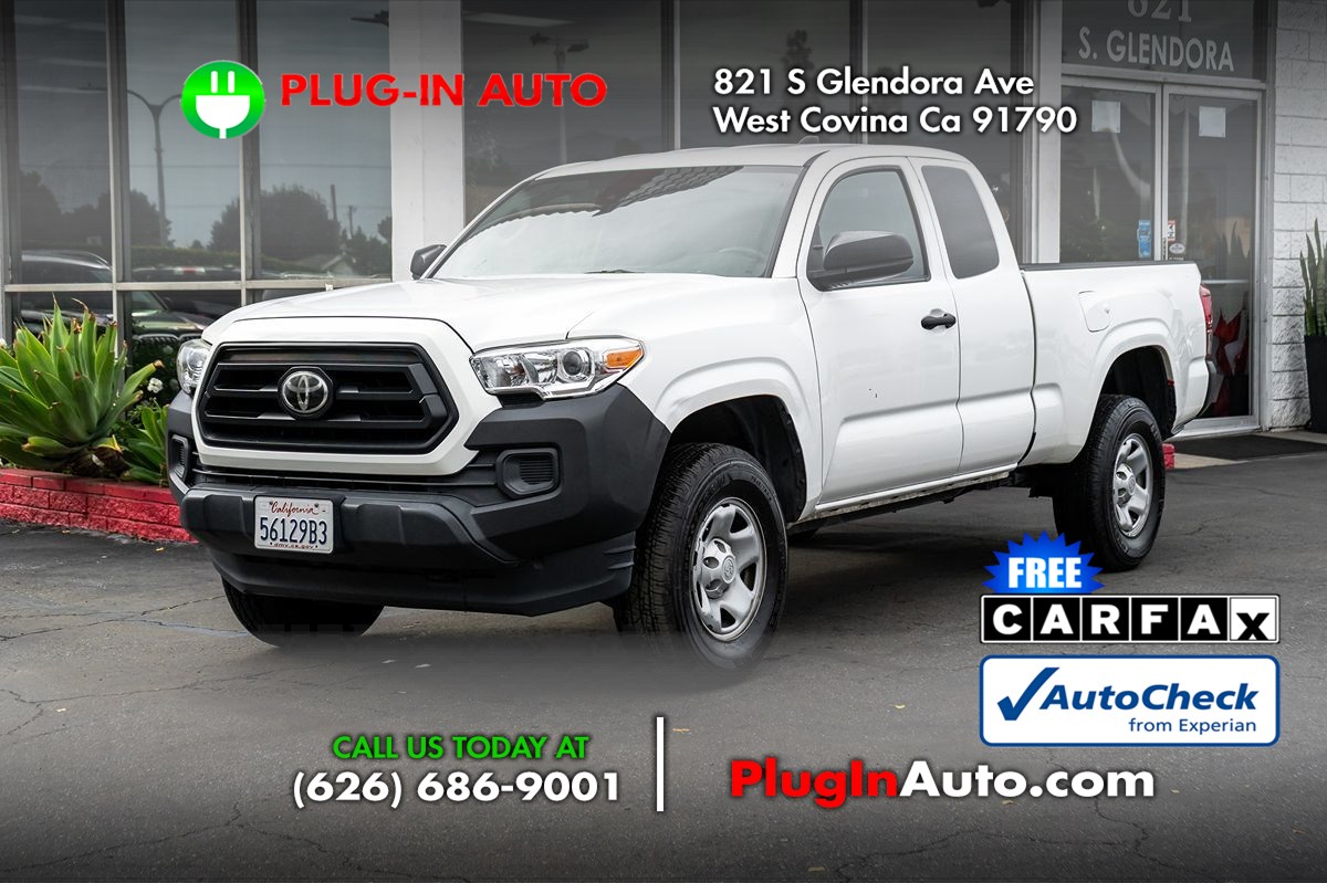 2020 Toyota Tacoma SR's photo