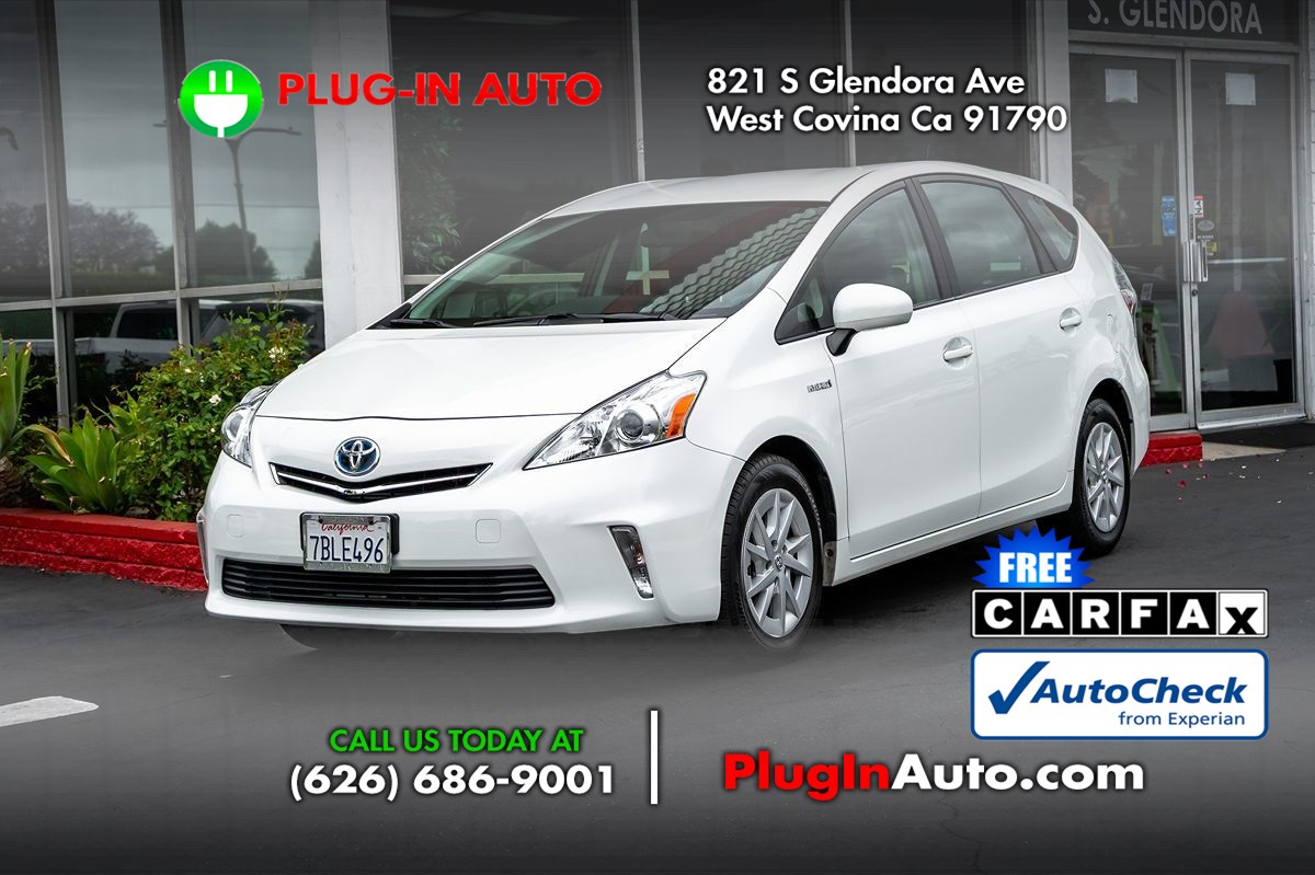 2013 Toyota Prius v Five